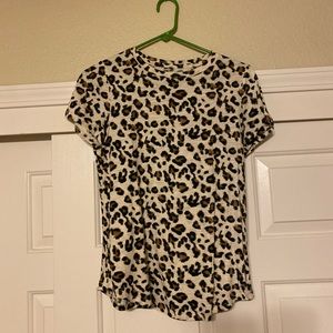 Leopard print crew neck t shirt